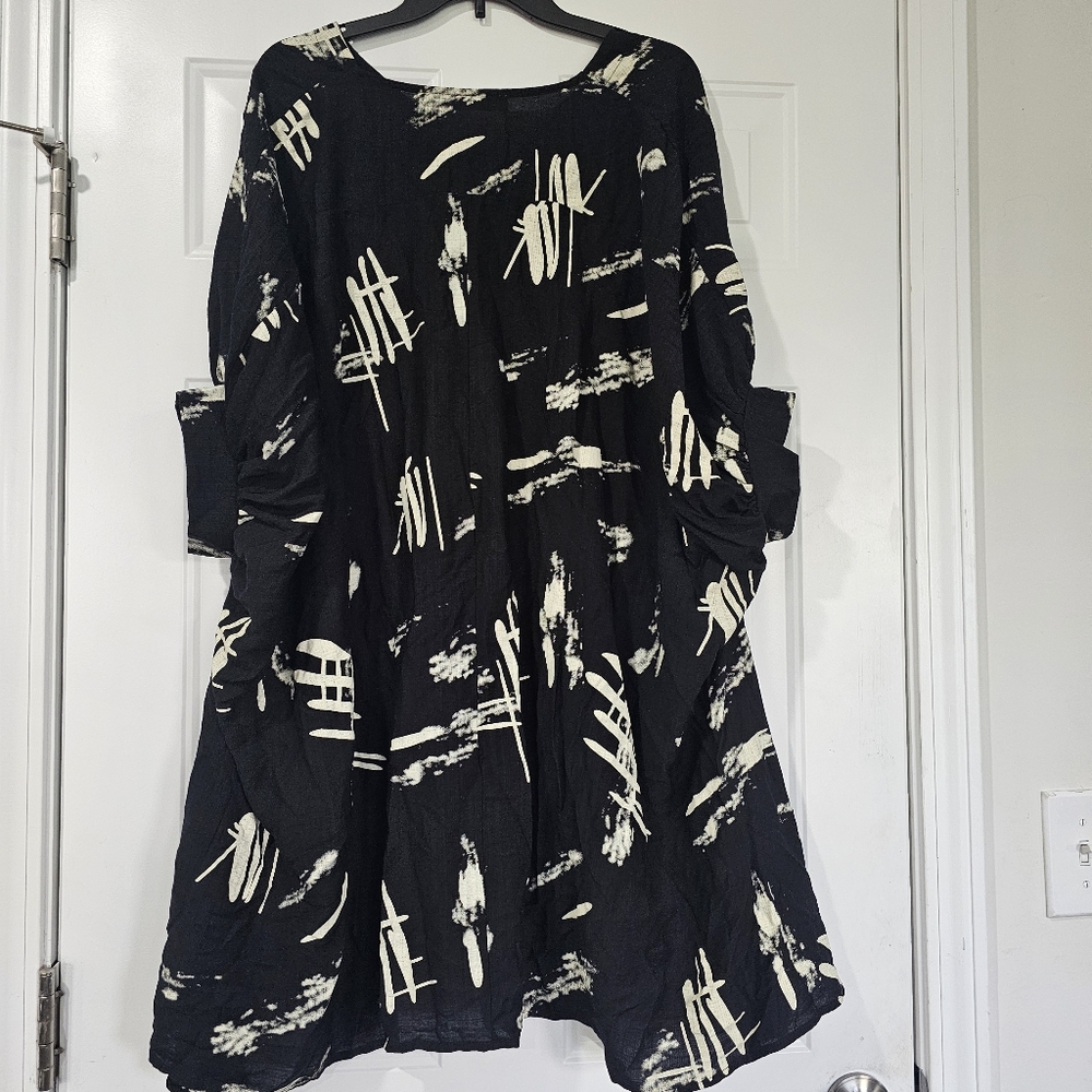 Patrizia Luca Black and White Abstract Women's Top Lagon Size 0/S{Extra Small} - Picture 11 of 11